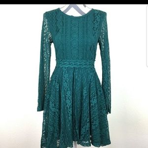 Gorgeous emerald green lace mini dress